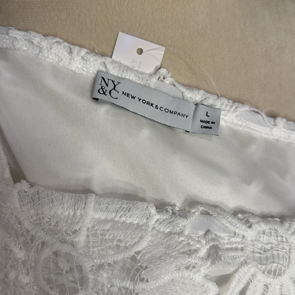 NEW YORK And COMPANY NWT floral embroidered cropped blouse Size M/L - Picture 5 of 6